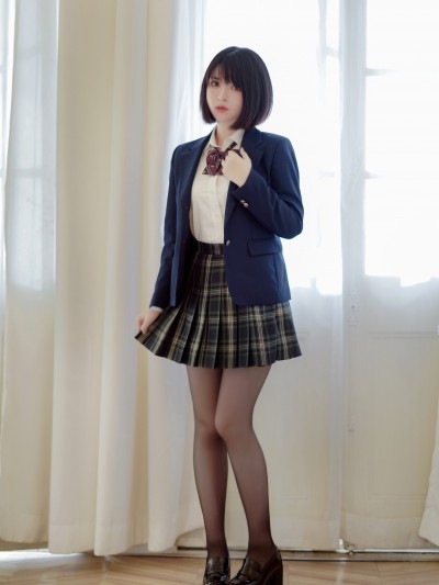 半半子 - 彼女の制服姿が好き